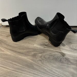 Capelli of New York Black Rubber Sole
